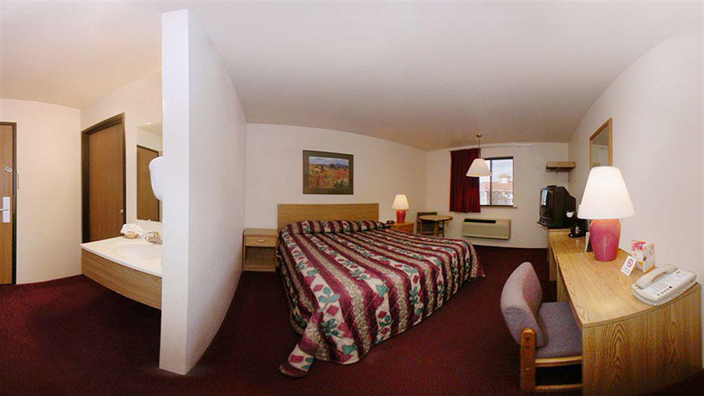 מלון Super 8 By Wyndham Albuquerque West/Coors Blvd מראה חיצוני תמונה